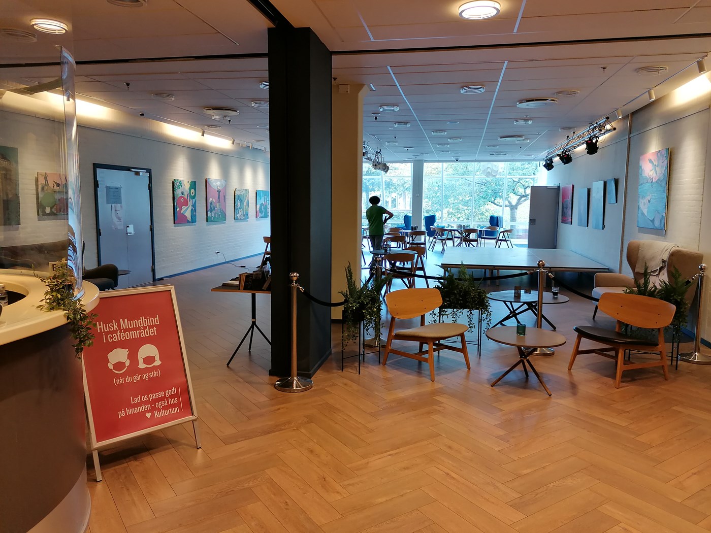 Billede af baren, hvortil du kan undlade at bære mundbind.